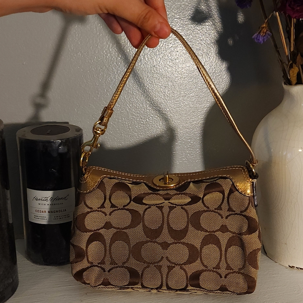 COACH Hampton Signature Capacity Gold Wristlet 2 in 1 Mini Bag Brown Monogram